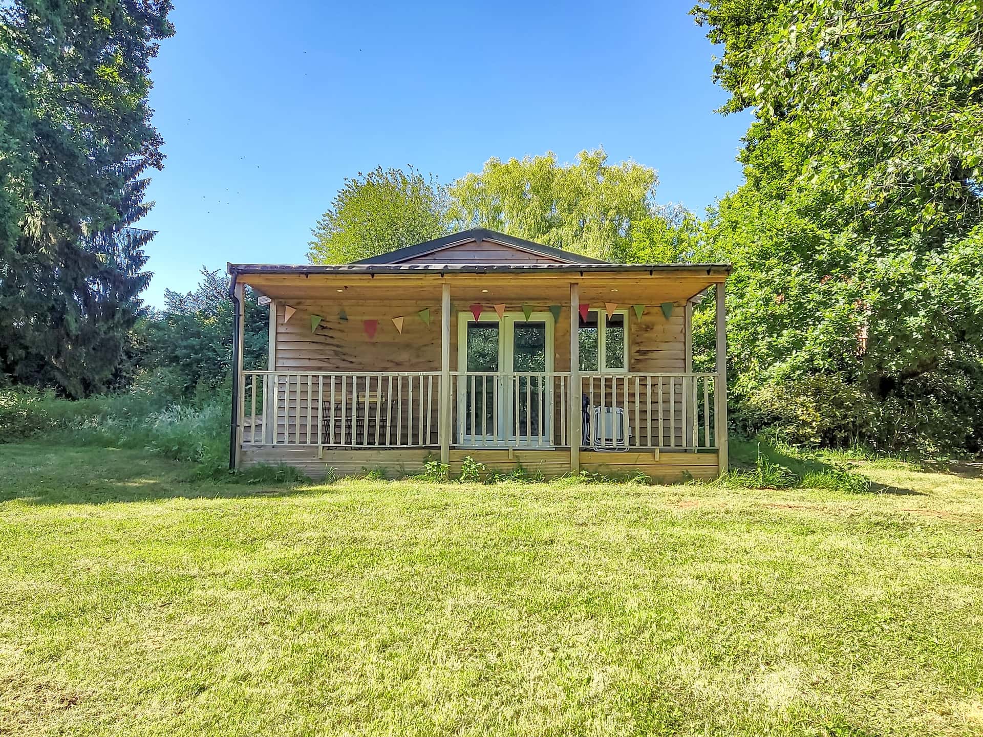 The Summerhouse — a secluded wooden cabin in East Sussex