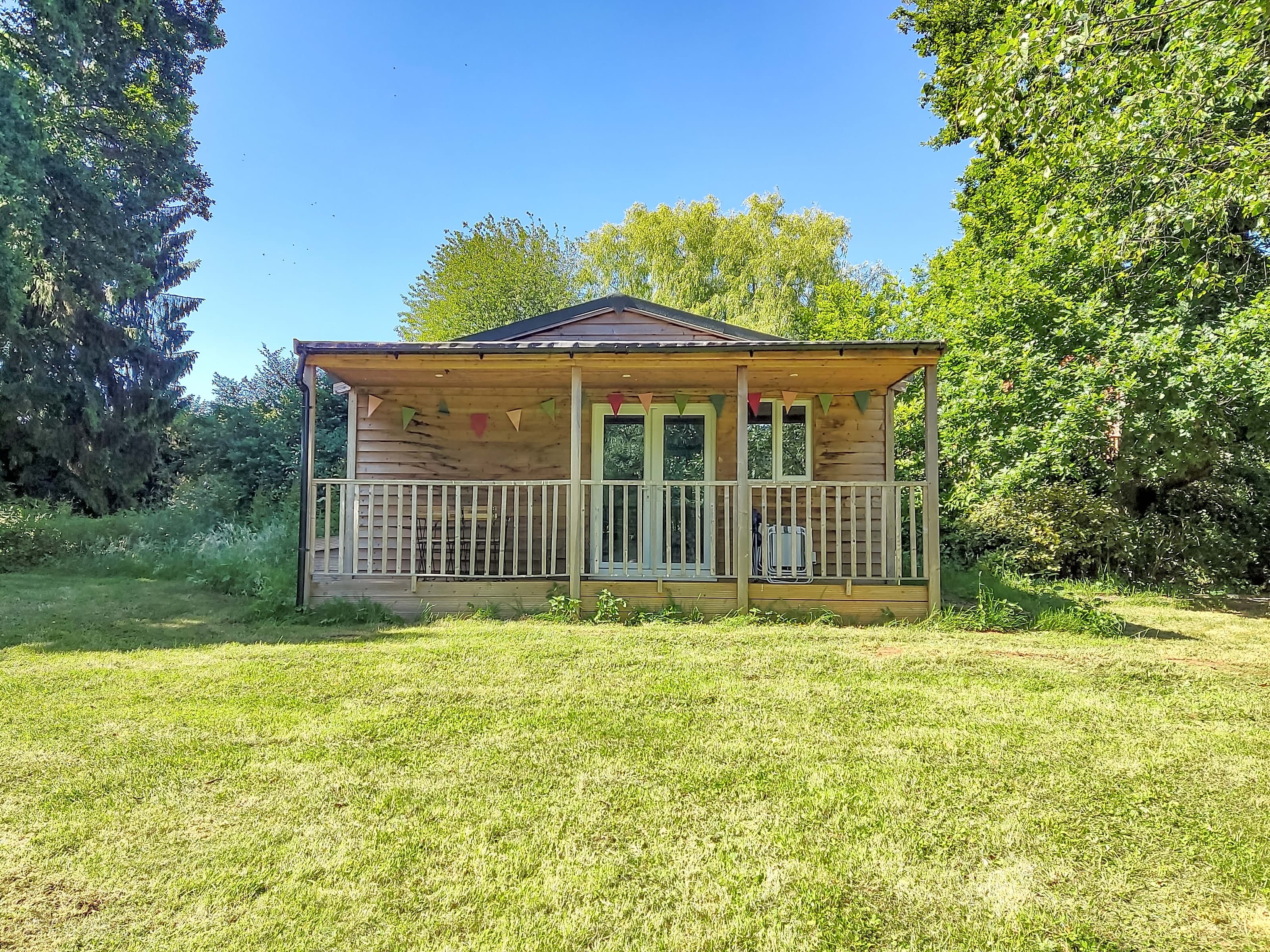 The Summerhouse — a secluded wooden cabin in East Sussex